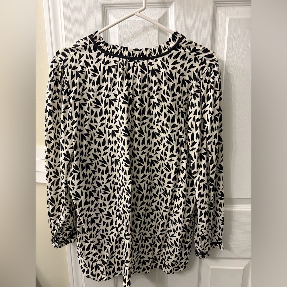 LOFT Monochrome Heart Print Blouse - Picture 2 of 7